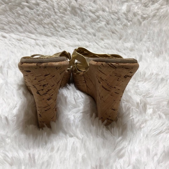 Steve Madden Womens Shoes Gold Wedge Heels 9 - Picture 3 of 6